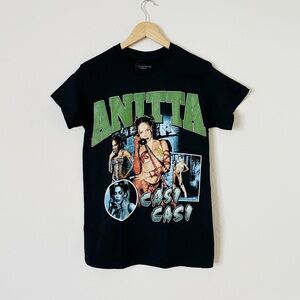 NEW Hot Topic Anitta Casi Casi Graphic Tee